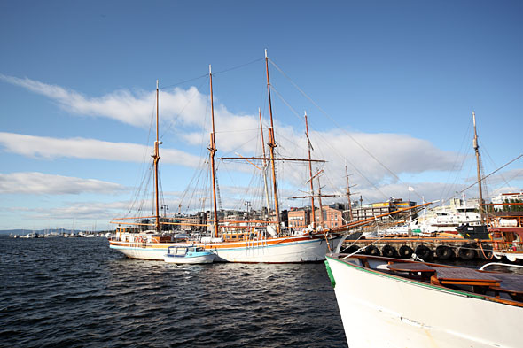 Havna i Oslo i godvær