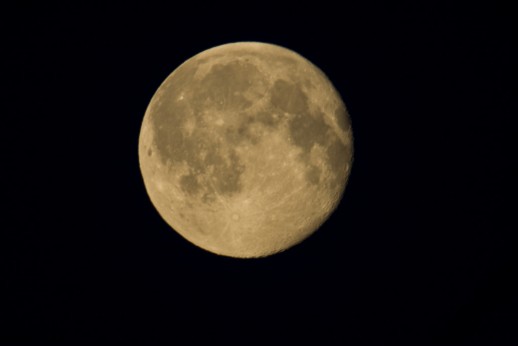 Månen i kveld - 1600mm, F16, ISO400, 1/80s