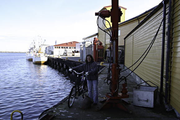 24.5 2009: Lill og Elena trille på det smalaste på kaia