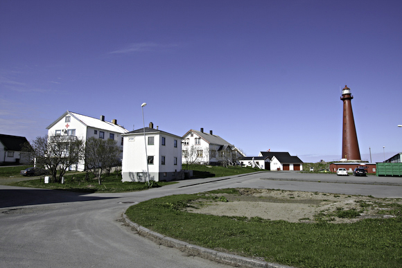 24.5 2009: Fyrvika med sykestua tell venstre