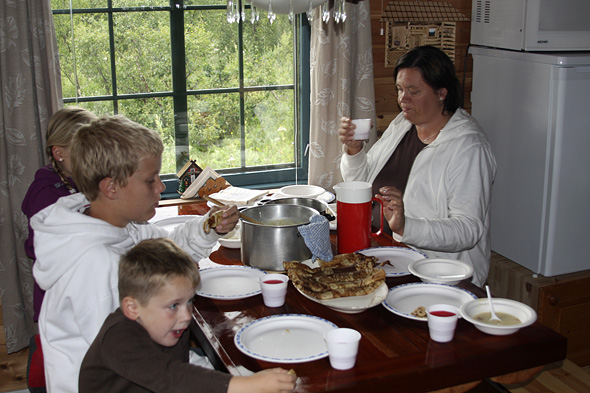 21.7 2009: Ho Heidi og gjengen gafle inn!