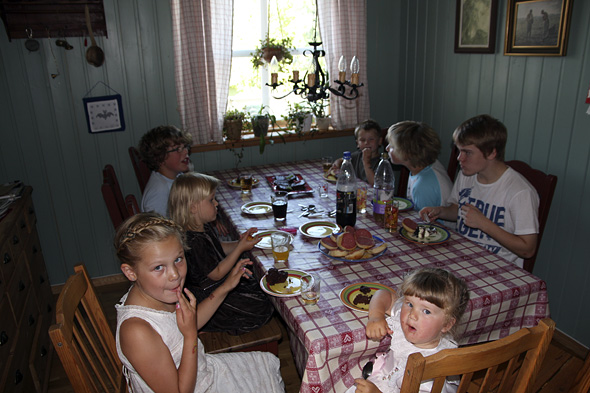 26.7 2009: Anna Malin, Dorthea, Fredrik, Mika, Stian og Waldemar