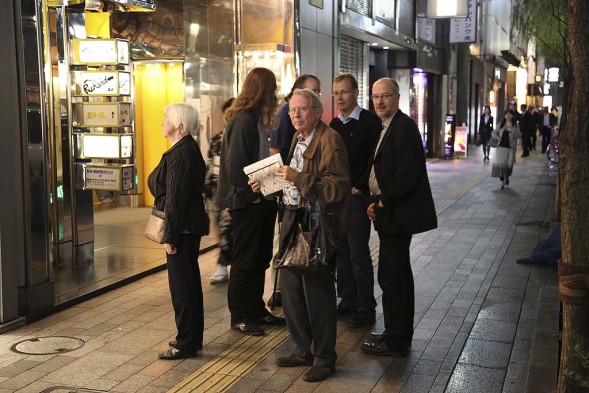 Og guttan måtte ty tell kartet