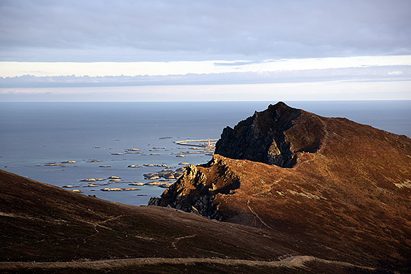 Fyret og litt av Andenes sett fra skaret