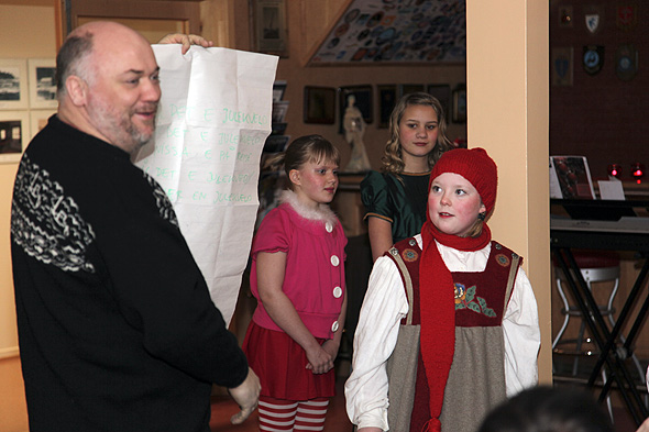 Han Gudfar Svein og Klubb 81 med det årlige innslaget