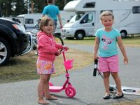 Ho Lea, ho Elena og sparkesykkelen…