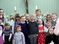 Elena og gjengen i Mini-Sing i dagens familiegudstjenste