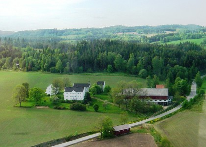 Braastad Gård ved Gjøvik. Braastad-slektas egen gård siden 1300-tallet!