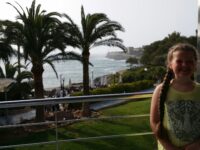 Frokost, Elena, hav og sol