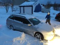 Snøfokk og bilfast Fredrik