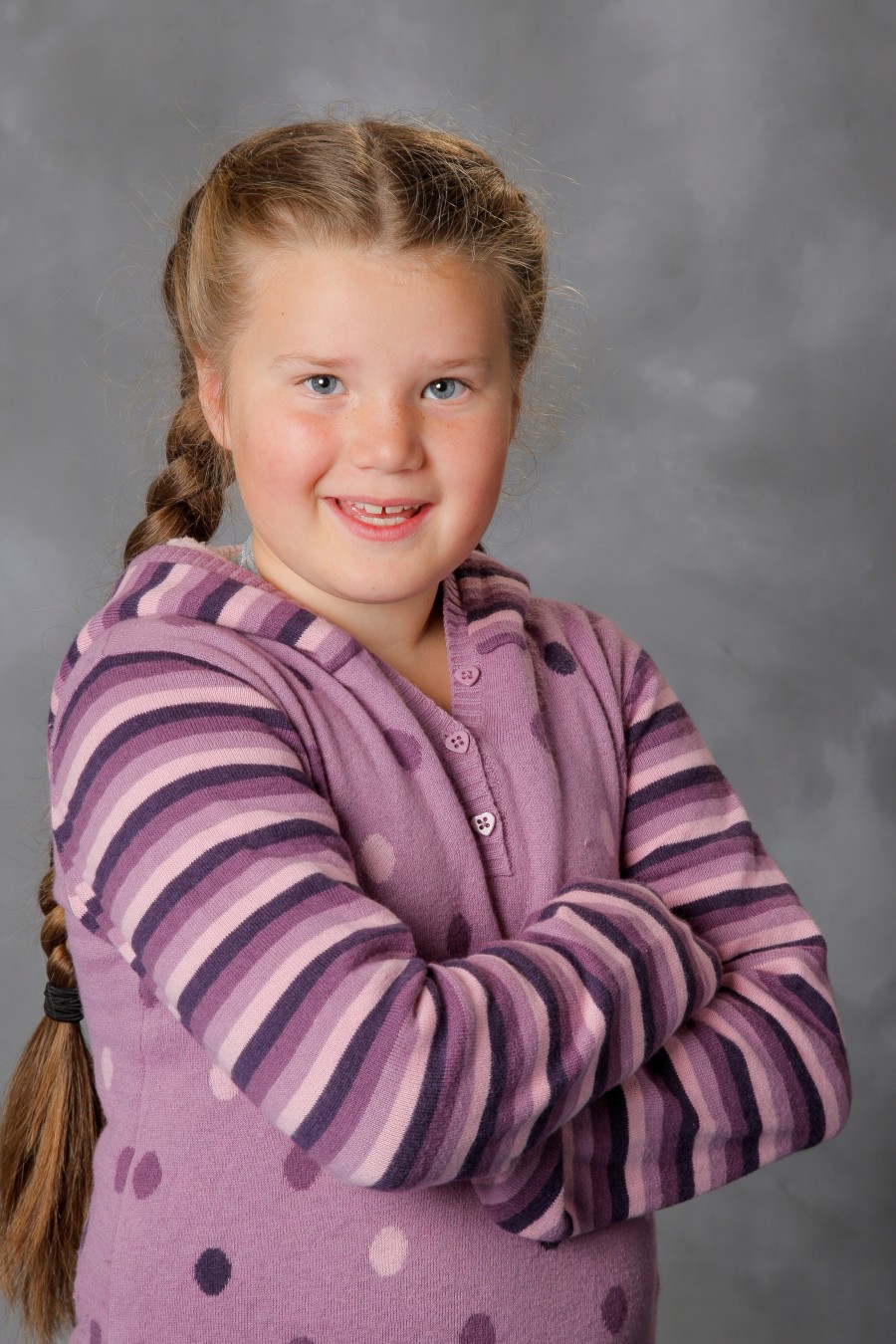 Elena sitt skolebilde fra 3dje-klassen som hun nærmer seg slutten på.