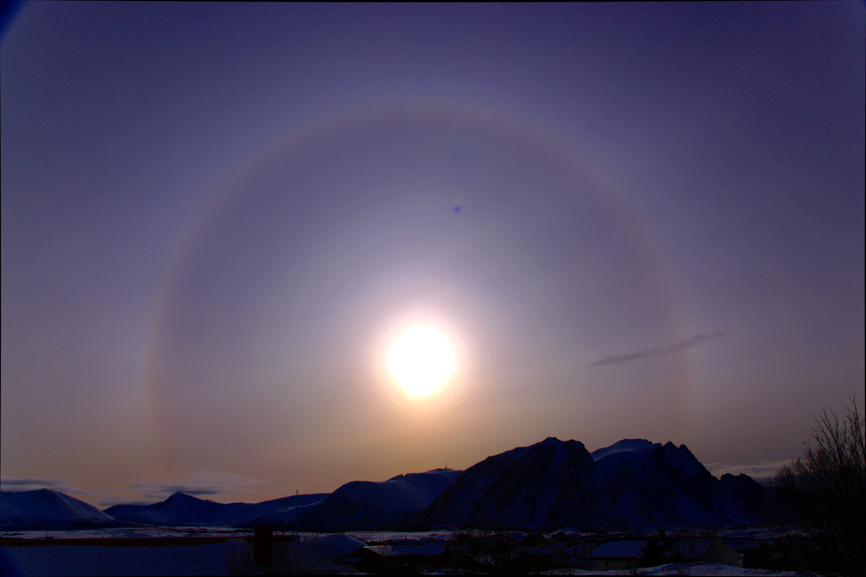 Ramnan, ALOMAR, Andhuet og Røken omkranset av haloen akkurat nå...