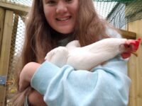 Enda en milepæl nådd for Elena og hønene…